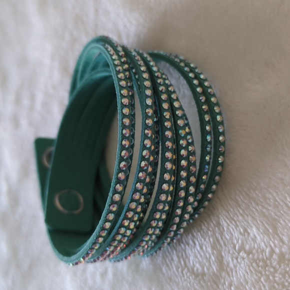 Swarovski Slake Wrap Bracelet Crystal Light Green Mint Excellent Condition - Picture 9 of 11